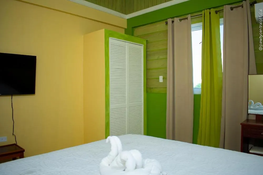 Bed & Breakfast Ivs Bed And Breakfast Kingston Giamaica
