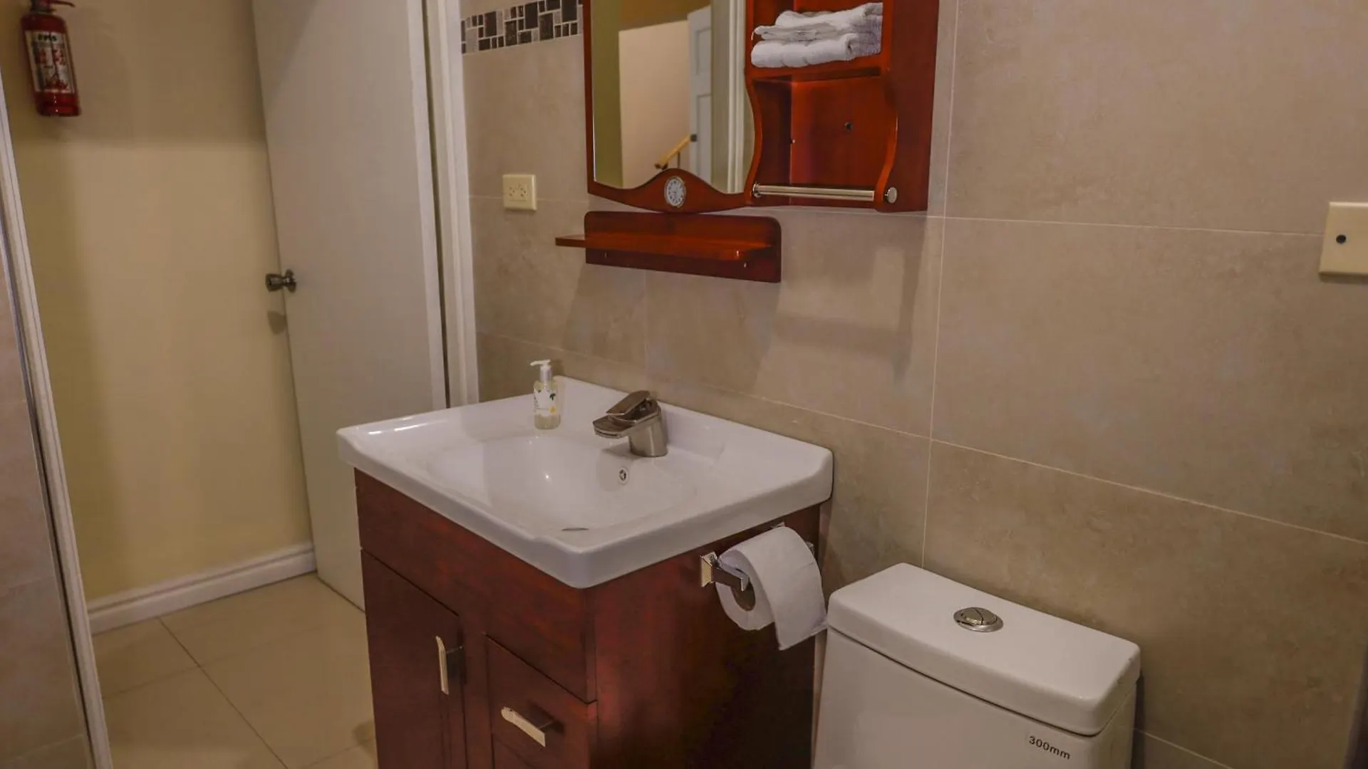 Ivs Bed And Breakfast Kingston
