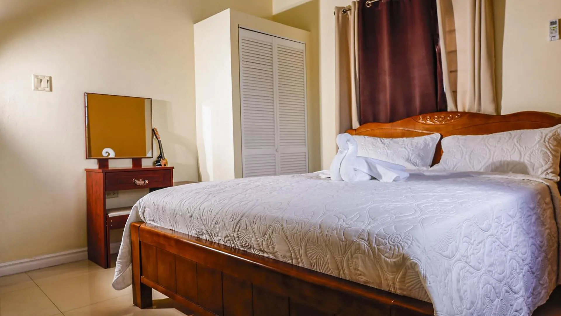 Ivs Bed And Breakfast Kingston Giamaica